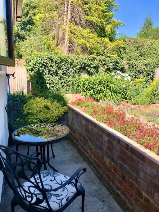 Linden Suite Goring Exterior photo