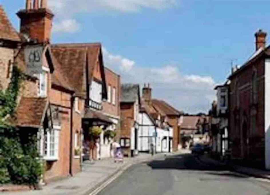 Linden Suite Goring Exterior photo