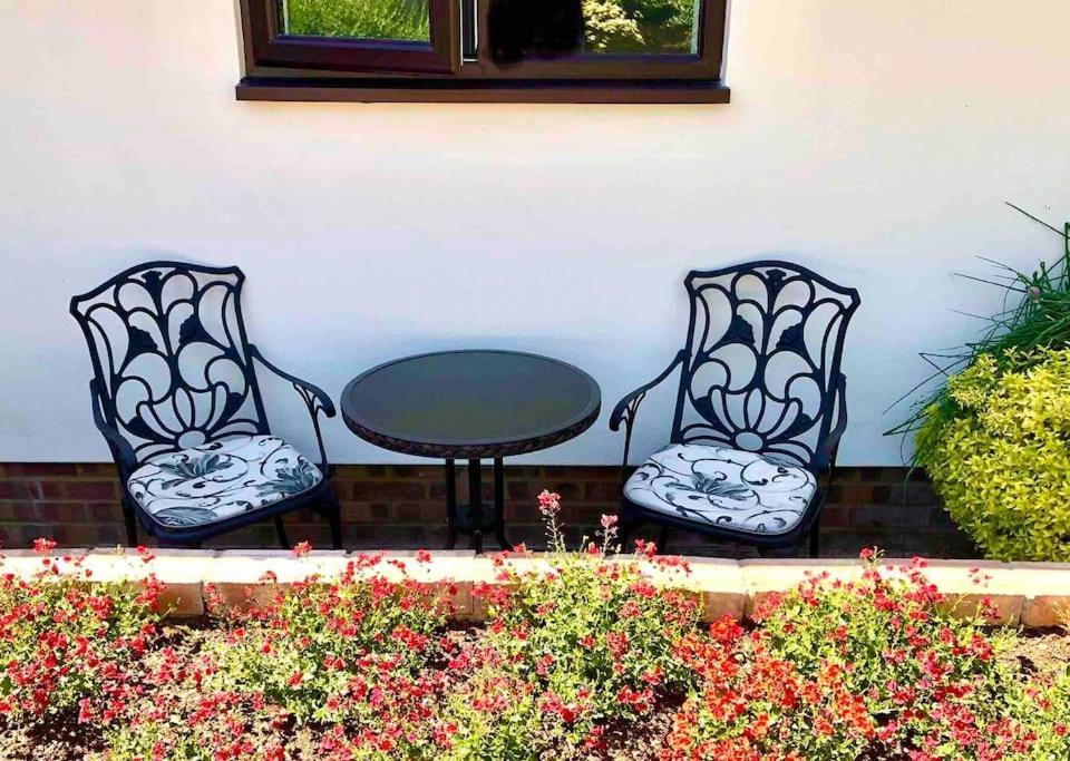 Linden Suite Goring Exterior photo